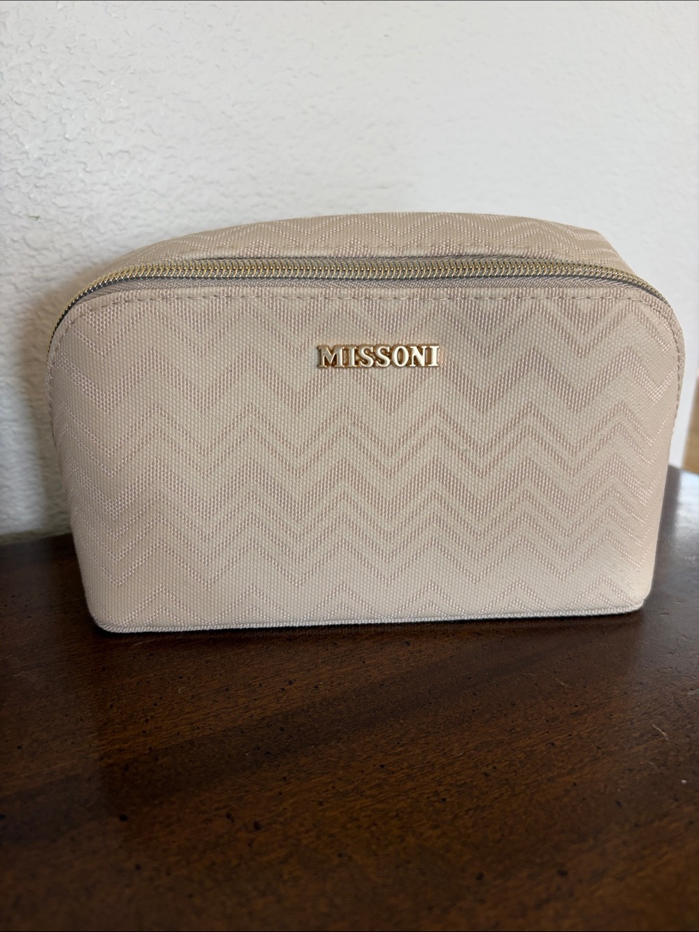 Missoni for Delta Beige Chevron Travel Toiletry Pouch with socks